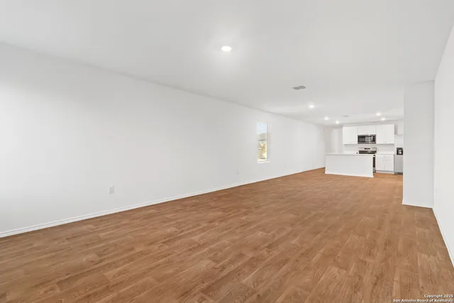 $2,050 | 5041 Pitch Mark, San Antonio, TX 78261