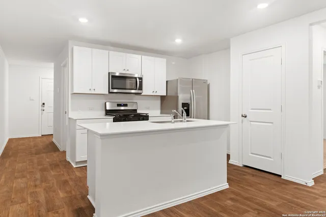 $2,050 | 5041 Pitch Mark, San Antonio, TX 78261