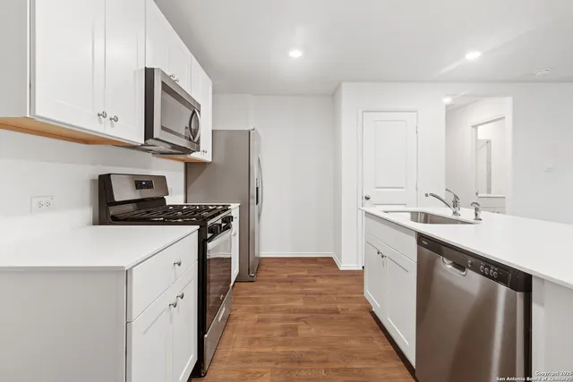 $2,050 | 5041 Pitch Mark, San Antonio, TX 78261