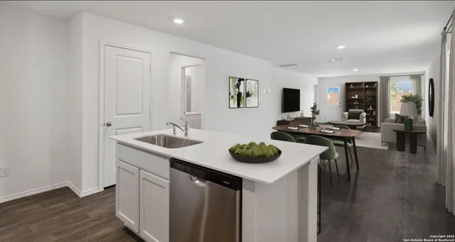 $2,050 | 5041 Pitch Mark, San Antonio, TX 78261