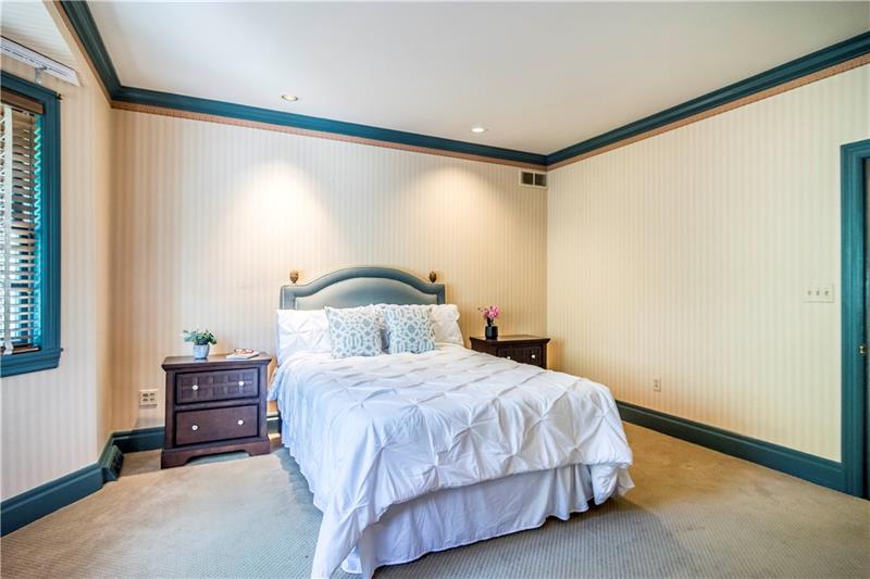 1003 Delafield Road Pittsburgh, PA 15215 - Photo 16 of 19 Gallery Image 16