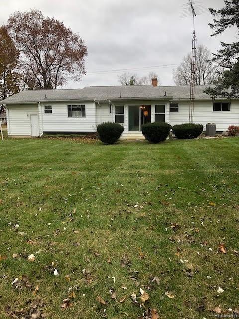 6230 Calkins Road Flint, MI 48532 - Photo 2 of 24 Calkins back of house.jpg