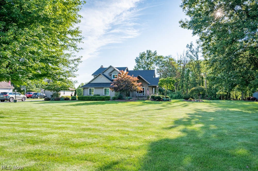 7614 Struthers Road Youngstown, OH 44514 - Photo 4 of 31 large front yard