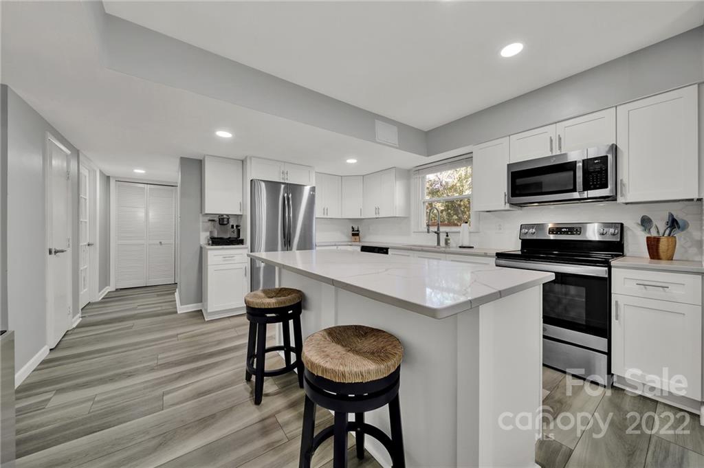 1221 Berry Ridge Road Charlotte, NC 28270 - Photo 8 of 40 Gallery Image 8