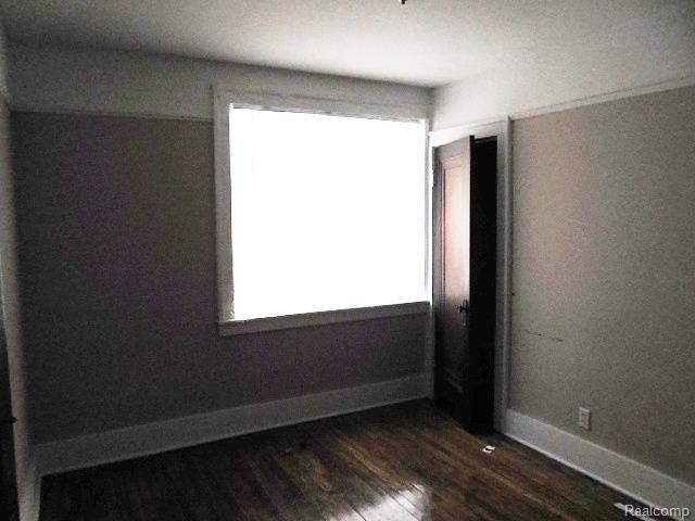 8312 Harding Street Center Line, MI 48015 - Photo 8 of 14 HARDING-bed.jpg