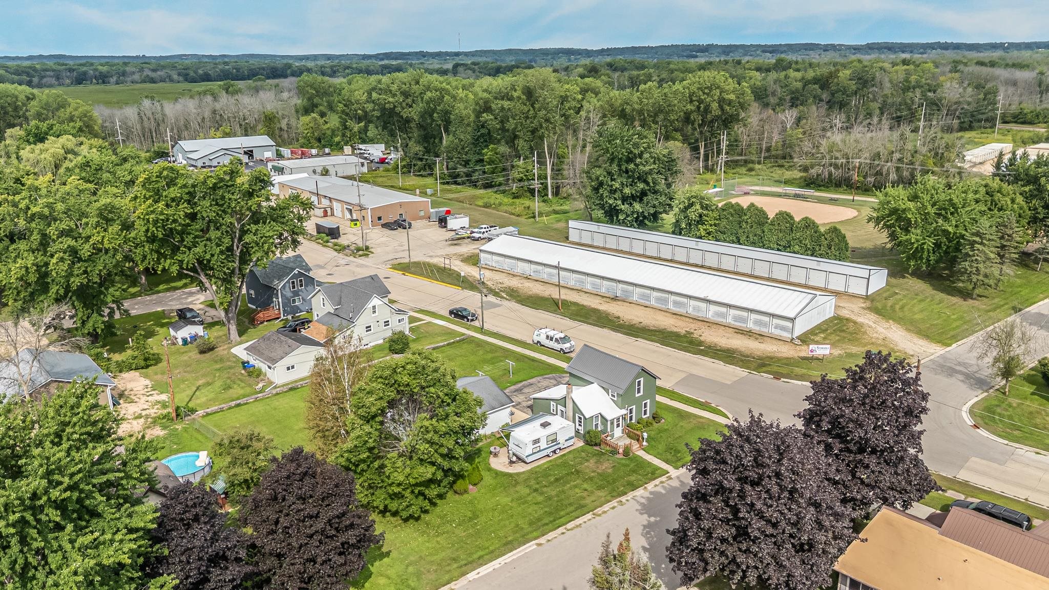 333 Lyons Street New London, WI 54961 - Photo 30 of 40 Gallery Image 30