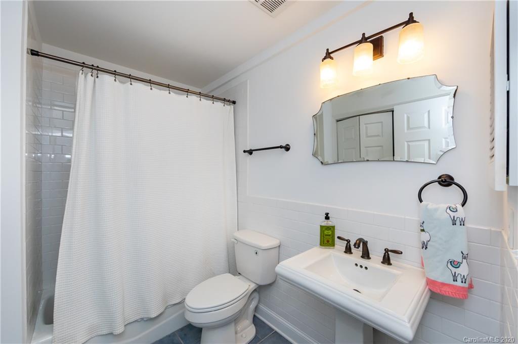308 Queens Road, Unit 28 Charlotte, NC 28204 - Photo 18 of 28 Gallery Image 18