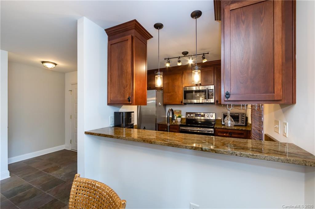 308 Queens Road, Unit 28 Charlotte, NC 28204 - Photo 5 of 28 Gallery Image 5