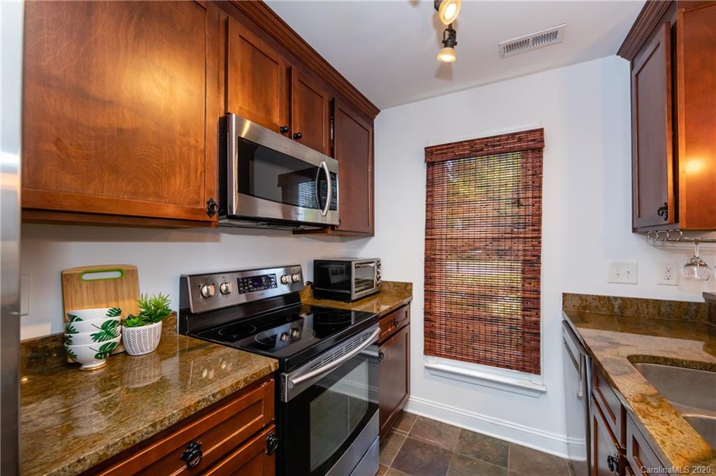 308 Queens Road, Unit 28 Charlotte, NC 28204 - Photo 6 of 28 Gallery Image 6