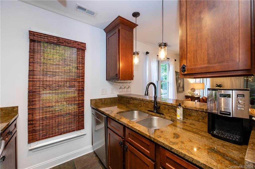 308 Queens Road, Unit 28 Charlotte, NC 28204 - Photo 7 of 28 Gallery Image 7