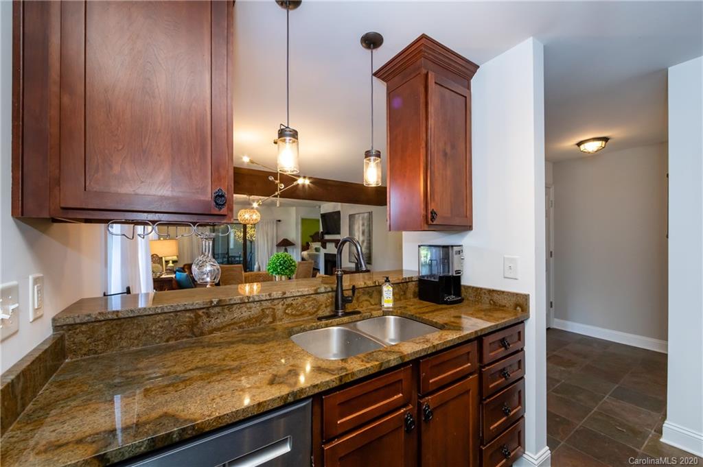 308 Queens Road, Unit 28 Charlotte, NC 28204 - Photo 8 of 28 Gallery Image 8