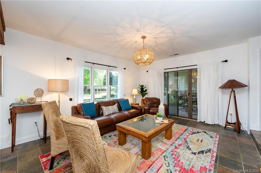 308 Queens Road, Unit 28 Charlotte, NC 28204 - Photo 10 of 28 Gallery Image 10