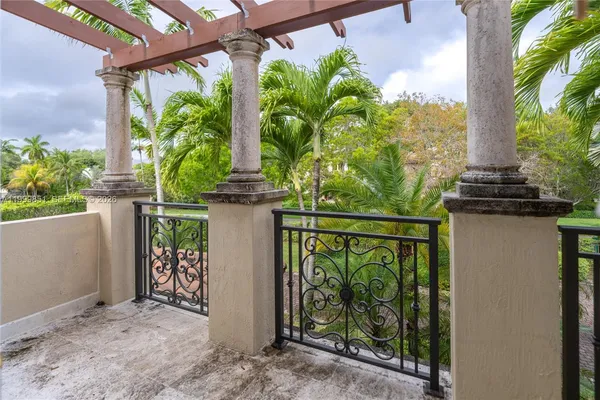 $5,950,000 | 12101 Moss Ranch Road, Pinecrest, FL 33156