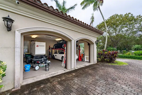 $5,950,000 | 12101 Moss Ranch Road, Pinecrest, FL 33156