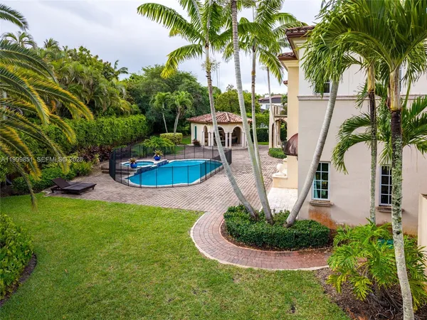 $5,950,000 | 12101 Moss Ranch Road, Pinecrest, FL 33156