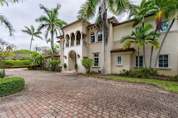 $5,950,000 | 12101 Moss Ranch Road, Pinecrest, FL 33156