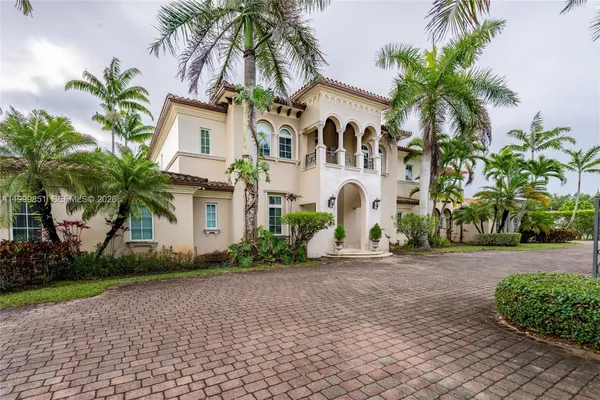 $5,950,000 | 12101 Moss Ranch Road, Pinecrest, FL 33156