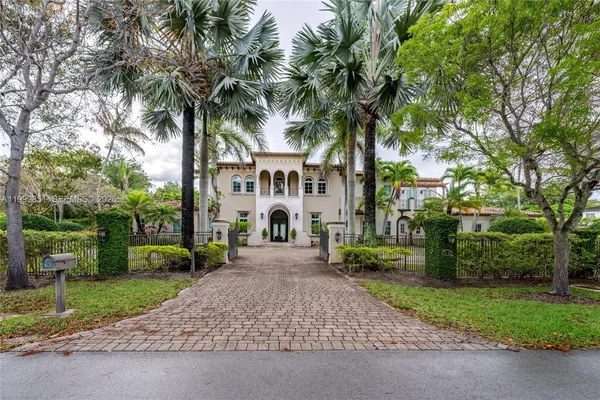 $5,950,000 | 12101 Moss Ranch Road, Pinecrest, FL 33156
