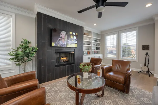 $5,995 | 1009 A 12th Avenue South, Nashville, TN 37203