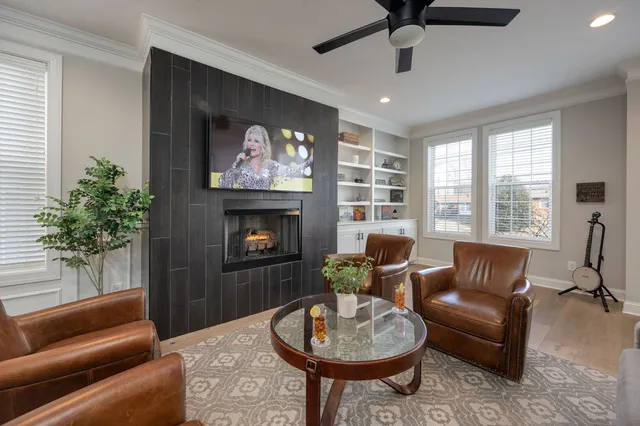 $5,995 | 1009 A 12th Avenue South, Nashville, TN 37203