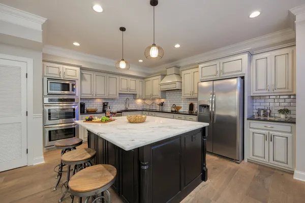 $5,995 | 1009 A 12th Avenue South, Nashville, TN 37203