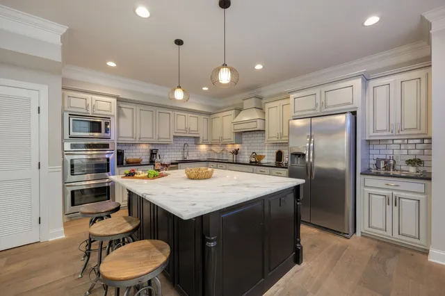 $5,995 | 1009 A 12th Avenue South, Nashville, TN 37203