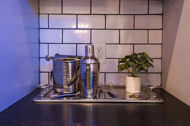 $5,995 | 1009 A 12th Avenue South, Nashville, TN 37203