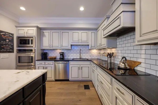 $5,995 | 1009 A 12th Avenue South, Nashville, TN 37203