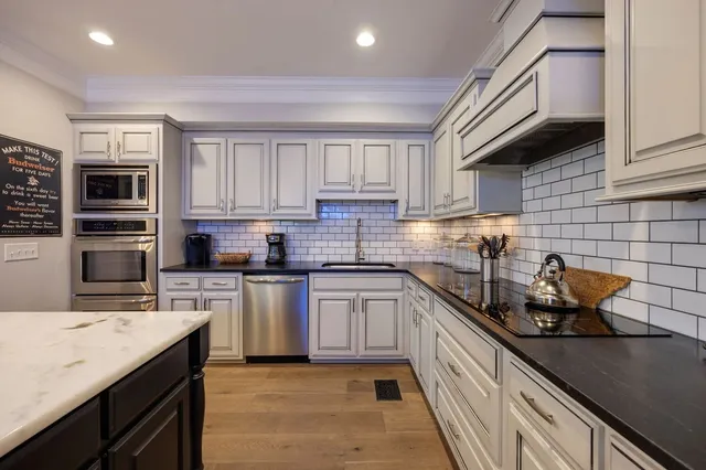 $5,995 | 1009 A 12th Avenue South, Nashville, TN 37203