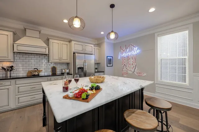 $5,995 | 1009 A 12th Avenue South, Nashville, TN 37203