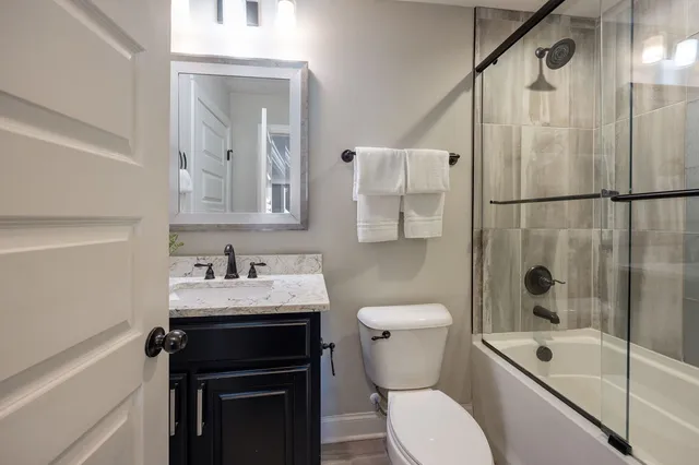 $5,995 | 1009 A 12th Avenue South, Nashville, TN 37203