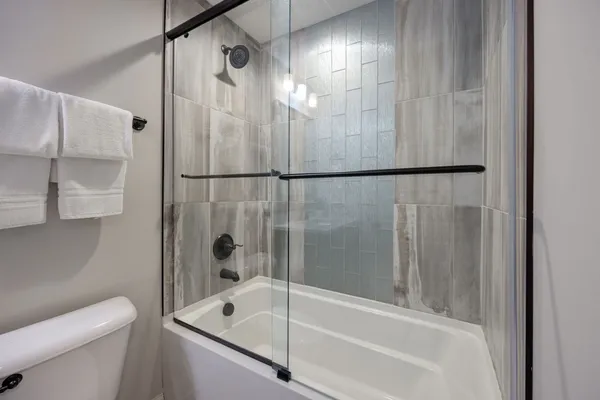 $5,995 | 1009 A 12th Avenue South, Nashville, TN 37203