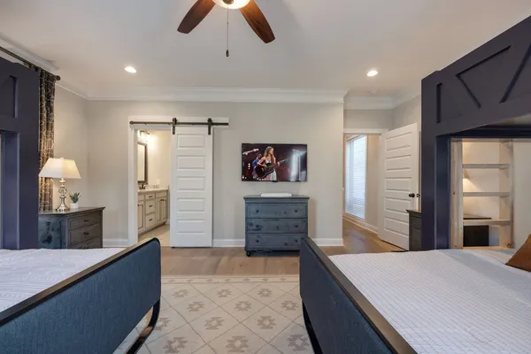 $5,995 | 1009 A 12th Avenue South, Nashville, TN 37203