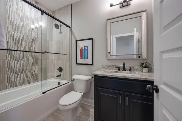 $5,995 | 1009 A 12th Avenue South, Nashville, TN 37203