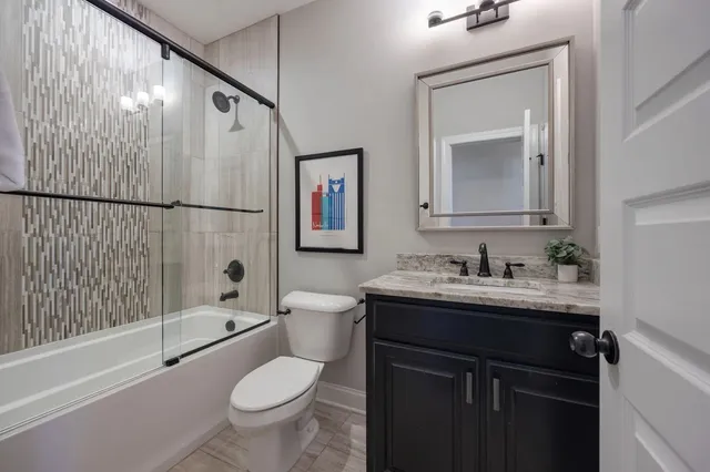 $5,995 | 1009 A 12th Avenue South, Nashville, TN 37203