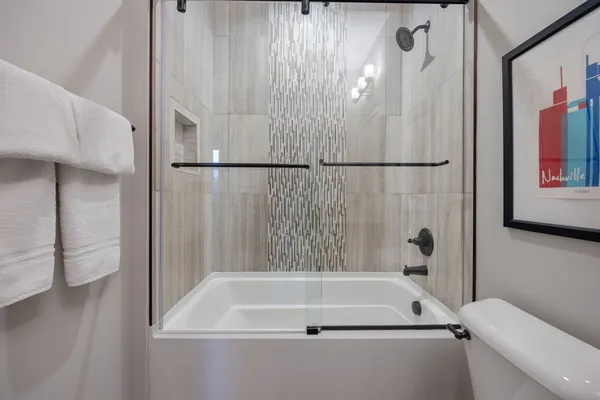 $5,995 | 1009 A 12th Avenue South, Nashville, TN 37203