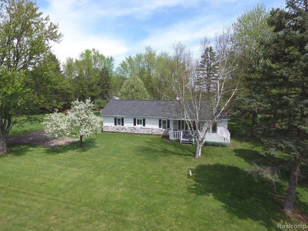 1638 Gray Road Lapeer, MI 48446 - Photo 1 of 41