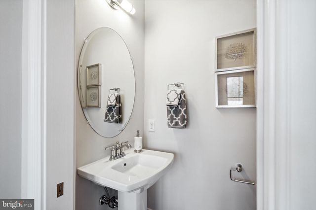 $1,199,990 | 206 B North Aberdeen Avenue, Wayne, PA 19087