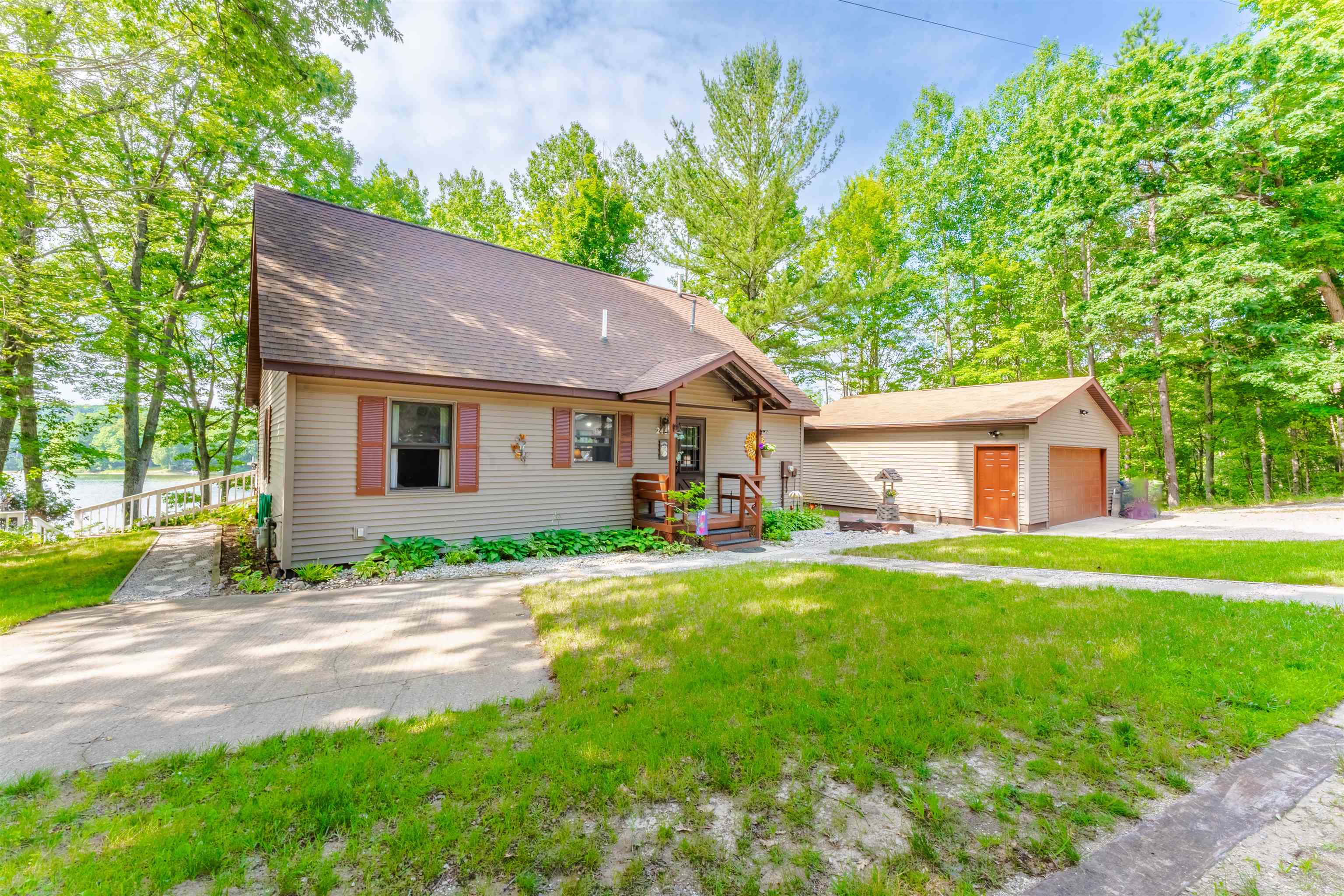 2480 Chandler Road Traverse City, MI 49696 - Photo 10 of 38 1936252-bf471e7e-32d1-4cb2-a1df-416129d33c90.JPG