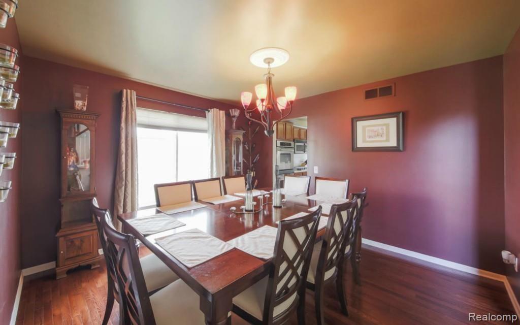 30316 Bradmore Road Warren, MI 48092 - Photo 4 of 25 4-photo-web-1680x1050-147800.jpg
