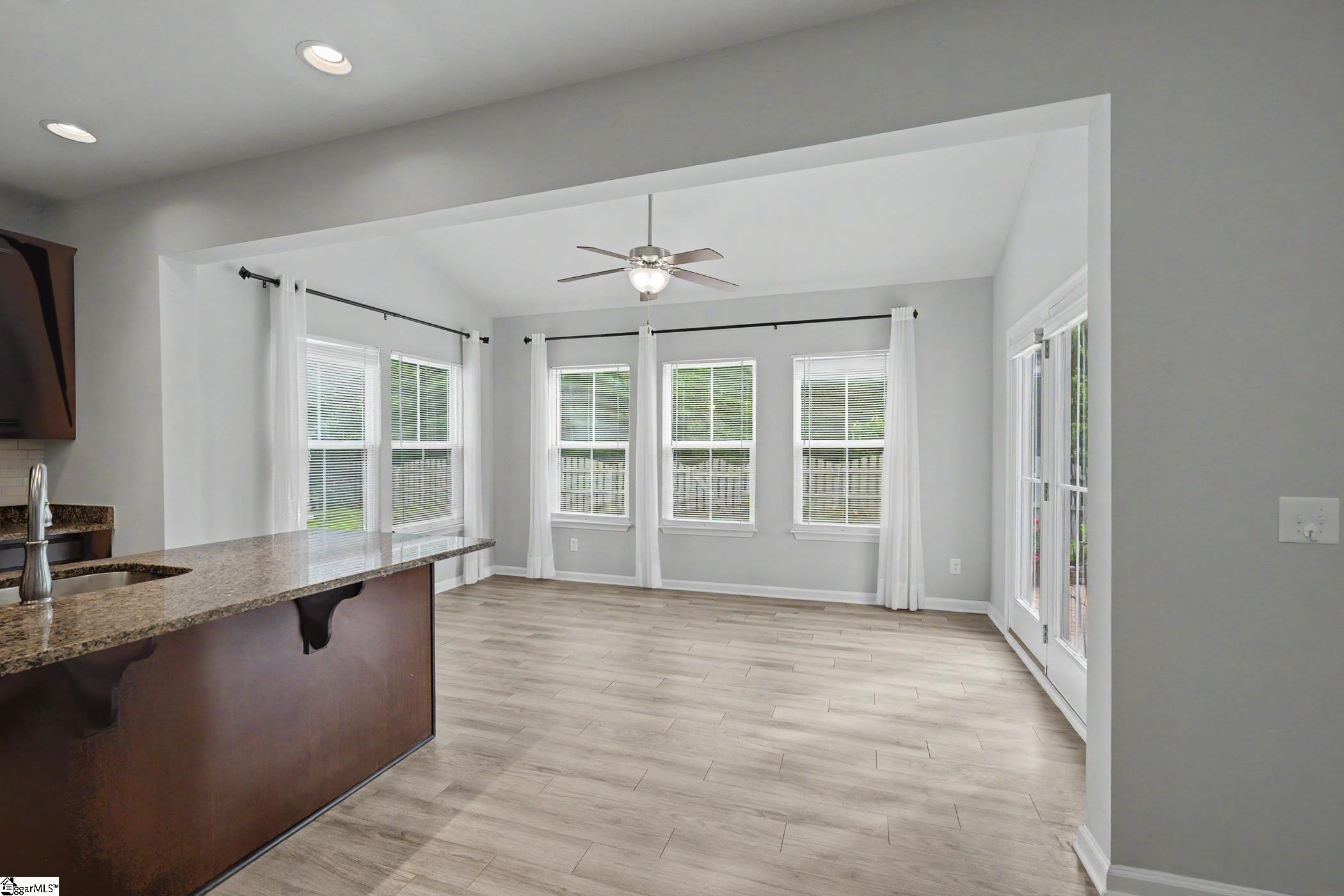 425 Sandusky Lane Simpsonville, SC 29680 - Photo 10 of 33