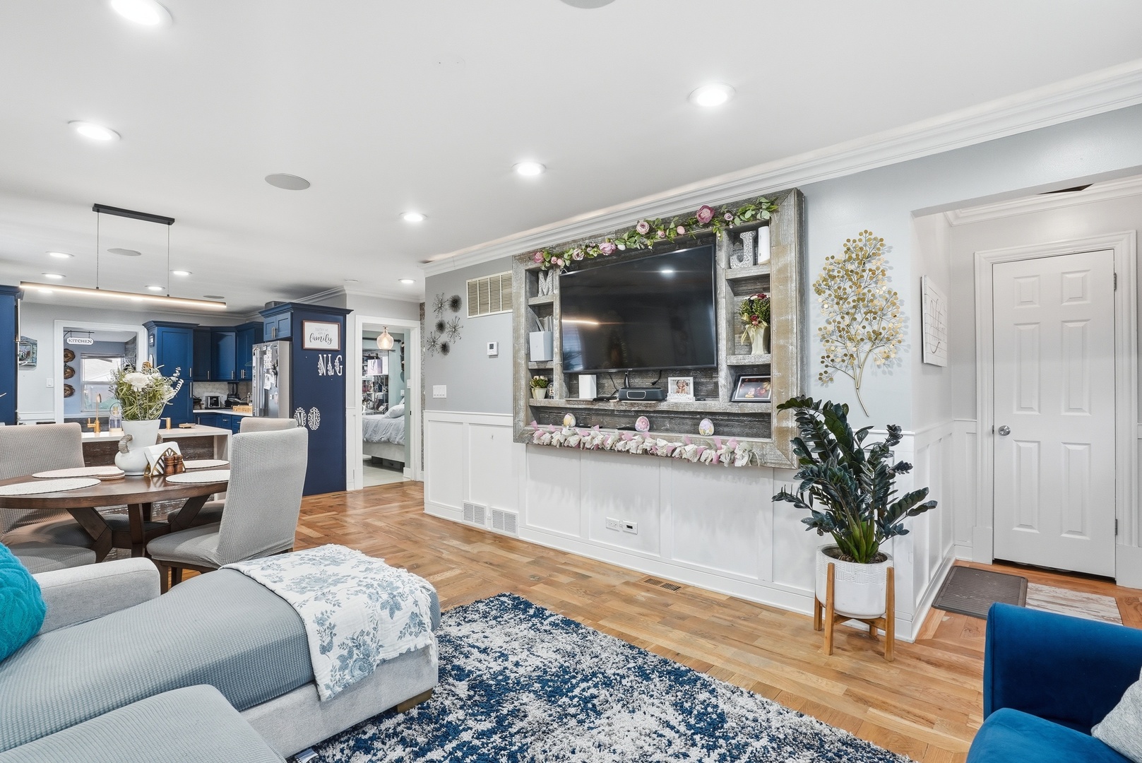 1900 North Kenneth Avenue Chicago, IL 60639 - Photo 4 of 28 Gallery Image 4