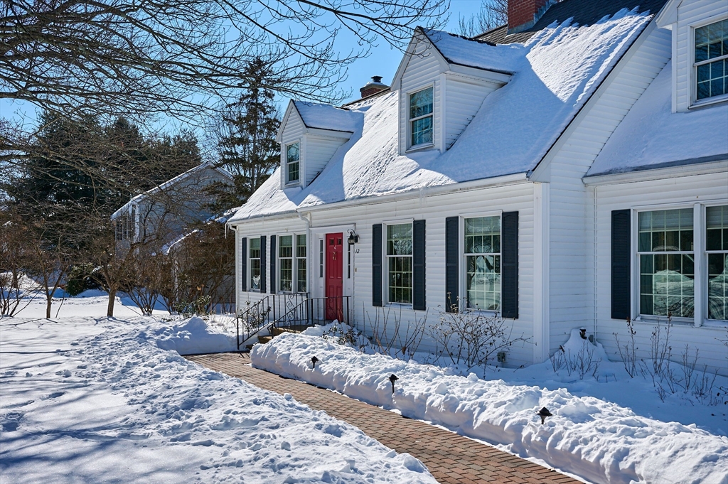 12 Teawaddle Lane Amherst, MA 01002 - Photo 3 of 42