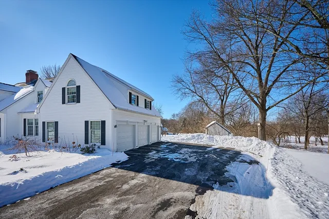 $950,000 | 12 Teawaddle Lane, Amherst, MA 01002