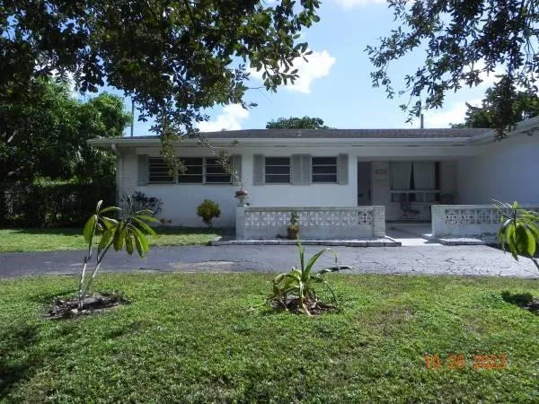 $3,300 | 819 North Highland Drive, Hollywood, FL 33021