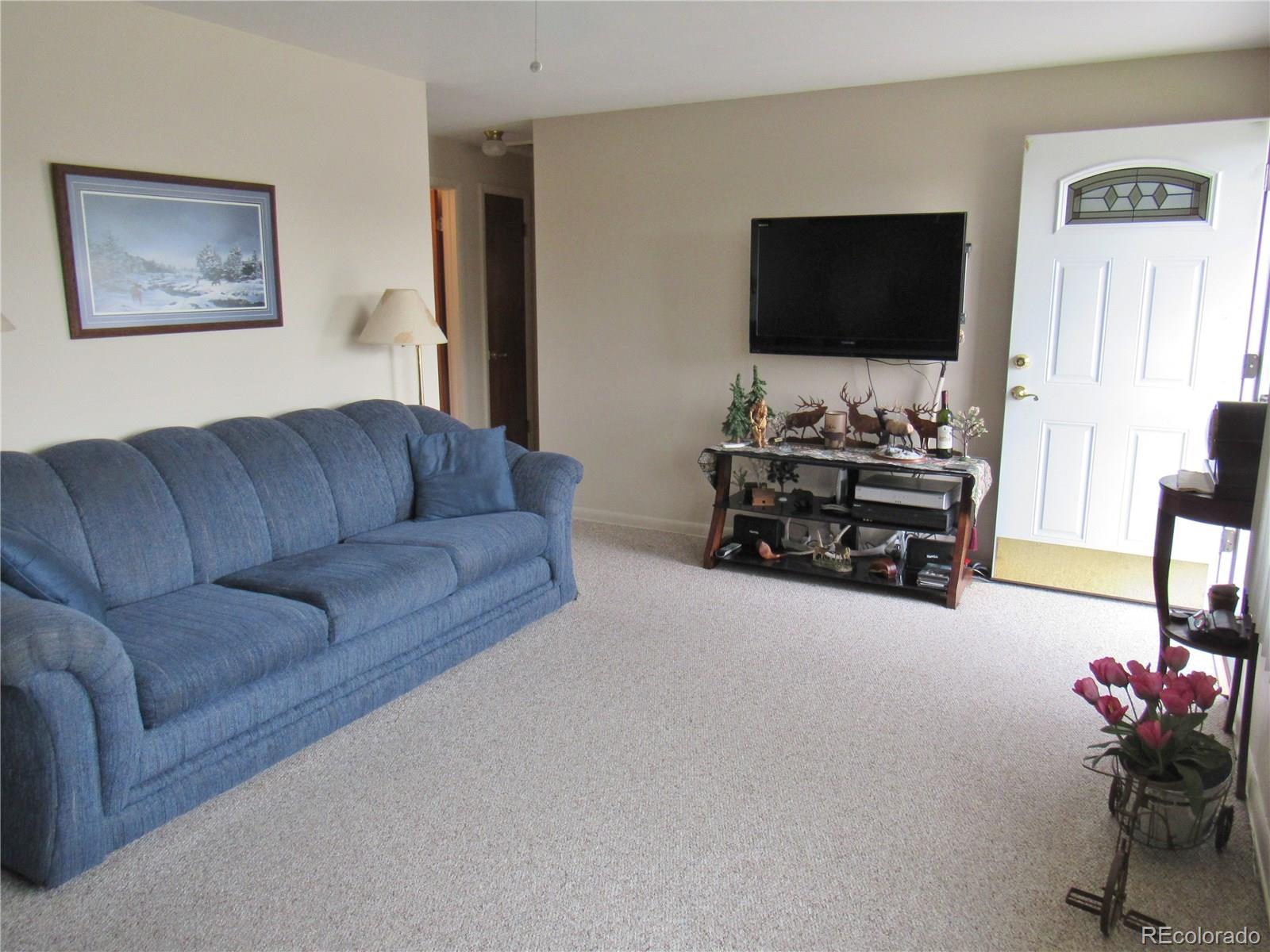 8611 Richard Road Denver, CO 80229 - Photo 4 of 26 Gallery Image 4