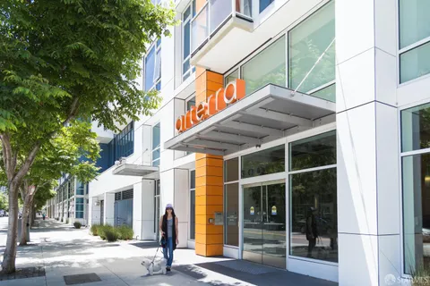 $828,000 | 300 Berry Street, Unit 604, San Francisco, CA 94158