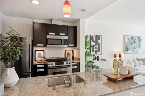 $828,000 | 300 Berry Street, Unit 604, San Francisco, CA 94158