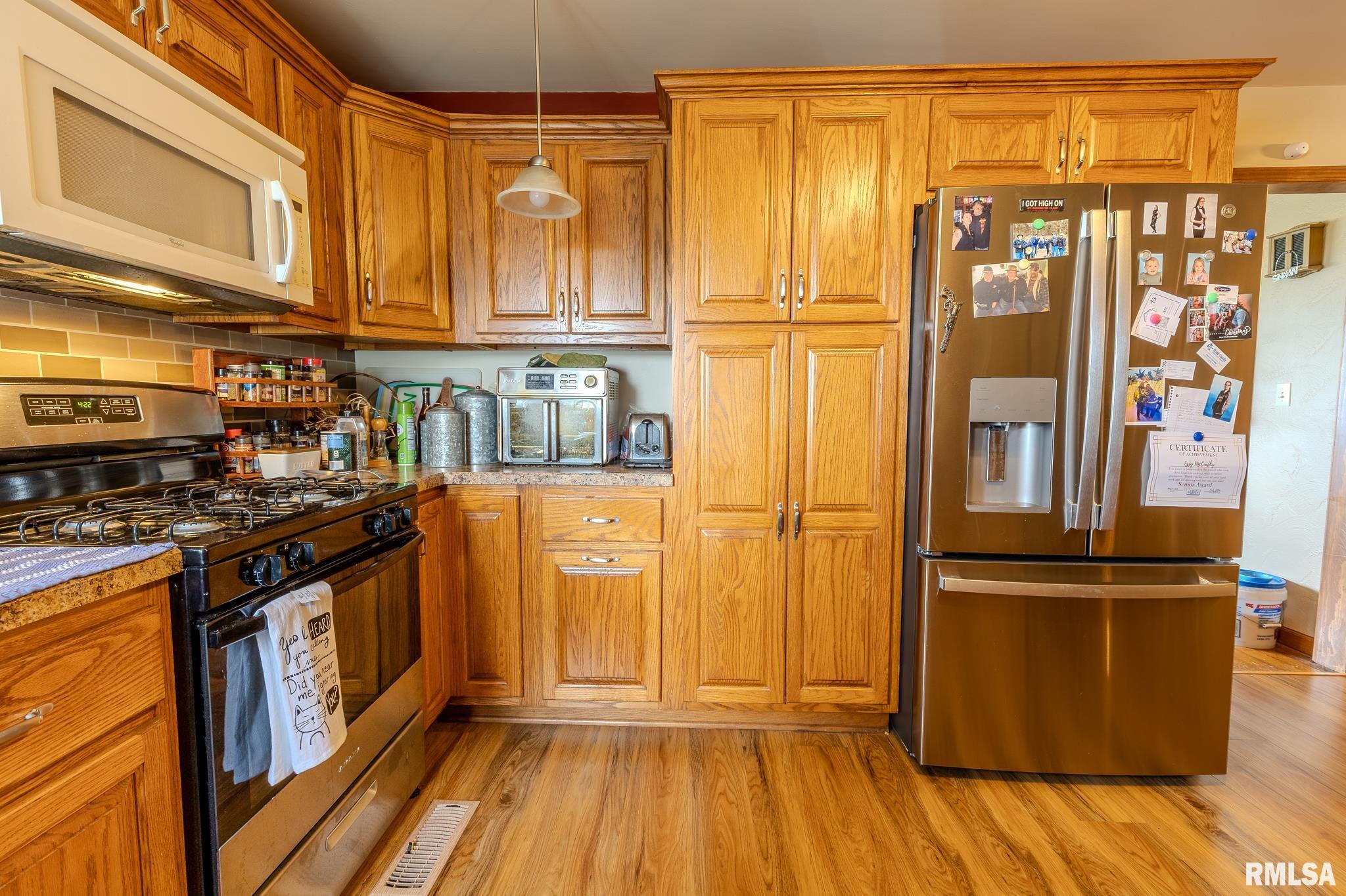 10975 Colbrook Road Carlinville, IL 62626 - Photo 18 of 45 Gallery Image 18