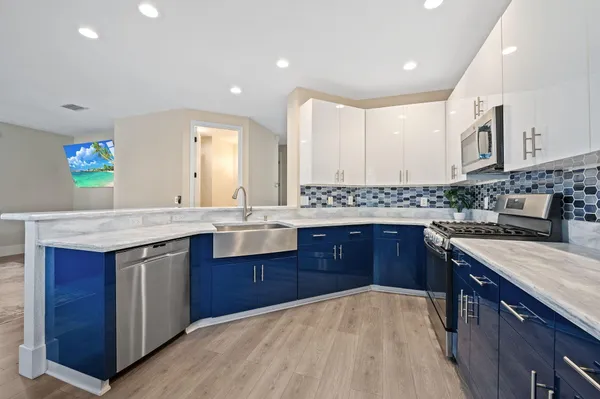 $799,000 | 622 Castle Drive, Palm Beach Gardens, FL 33410